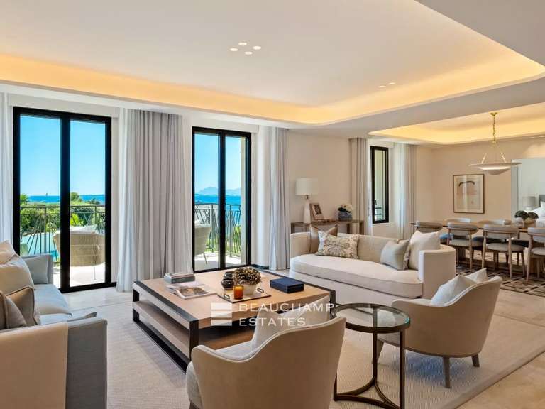 Appartement avec Vue sur mer Cap-d-antibes - 3 chambres - 216m²