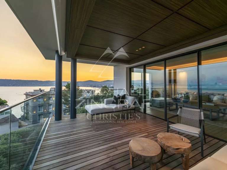 Appartement Cap-d-antibes - 3 chambres - 124m²