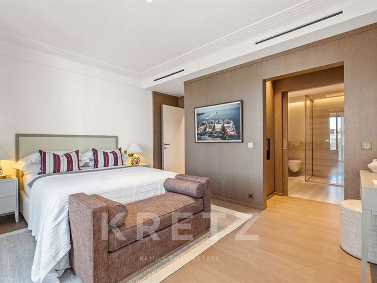 Appartement avec Vue sur mer Cap-d-antibes - 3 chambres - 254m²