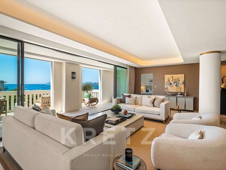 Appartement avec Vue sur mer Cap-d-antibes - 3 chambres - 254m²