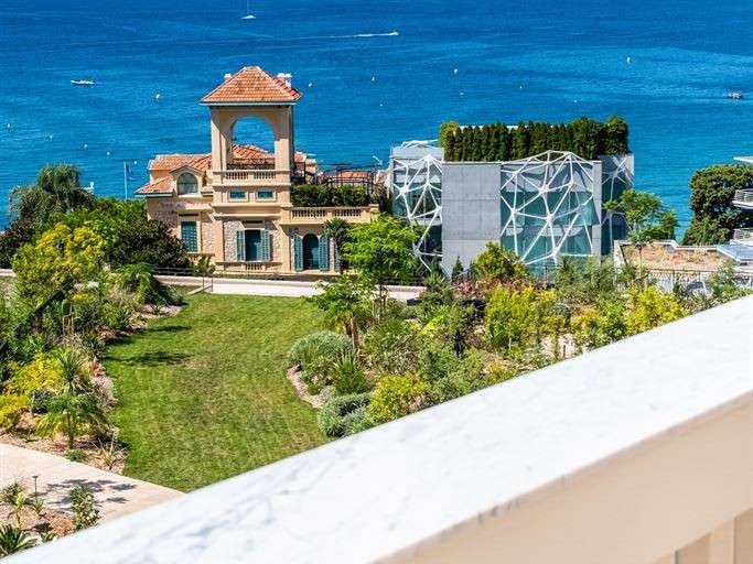 Appartement avec Vue sur mer Cap-d-antibes - 3 chambres - 254m²