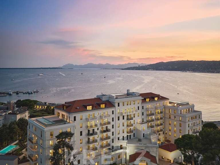 Appartement avec Vue sur mer Cap-d-antibes - 3 chambres - 254m²