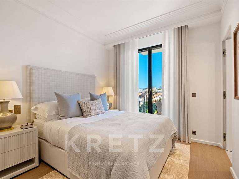 Appartement avec Vue sur mer Cap-d-antibes - 4 chambres - 216m²