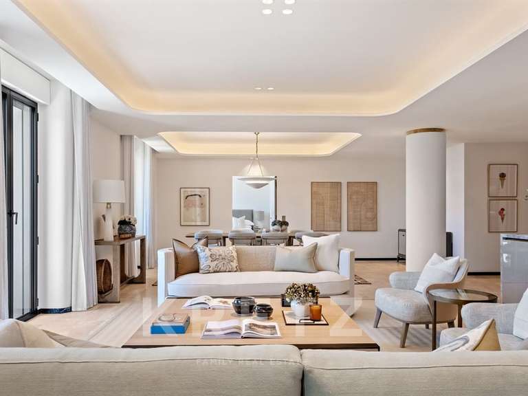 Appartement avec Vue sur mer Cap-d-antibes - 4 chambres - 216m²