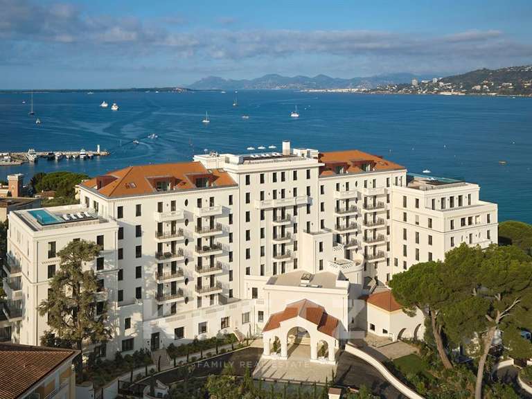 Appartement Cap-d-antibes - 7 chambres - 903m²