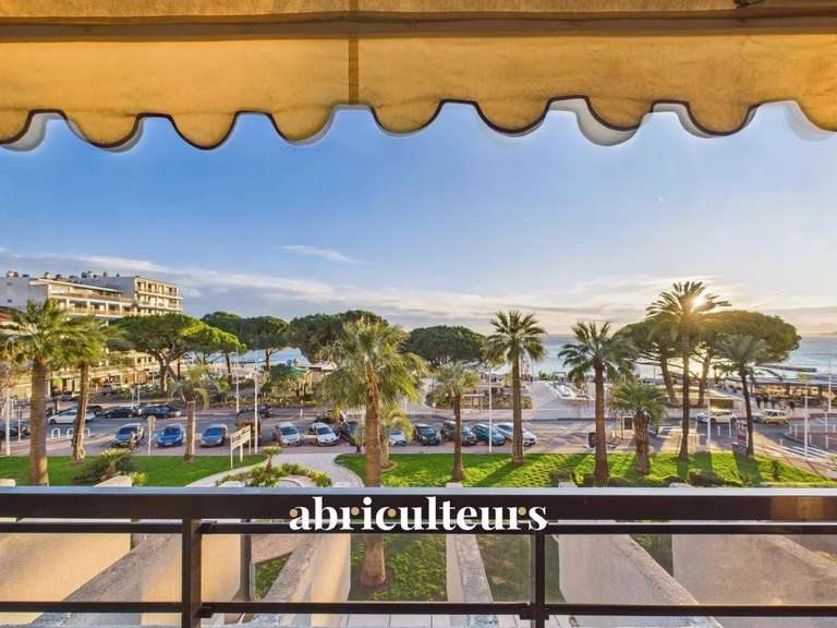 Appartement avec Vue sur mer Cap-d-antibes - 2 chambres - 84m²