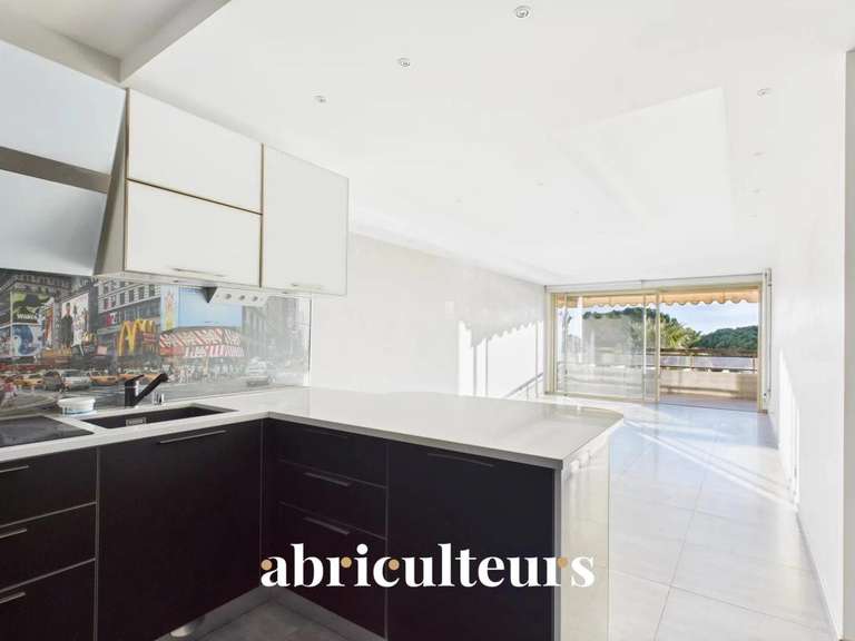 Appartement avec Vue sur mer Cap-d-antibes - 2 chambres - 84m²