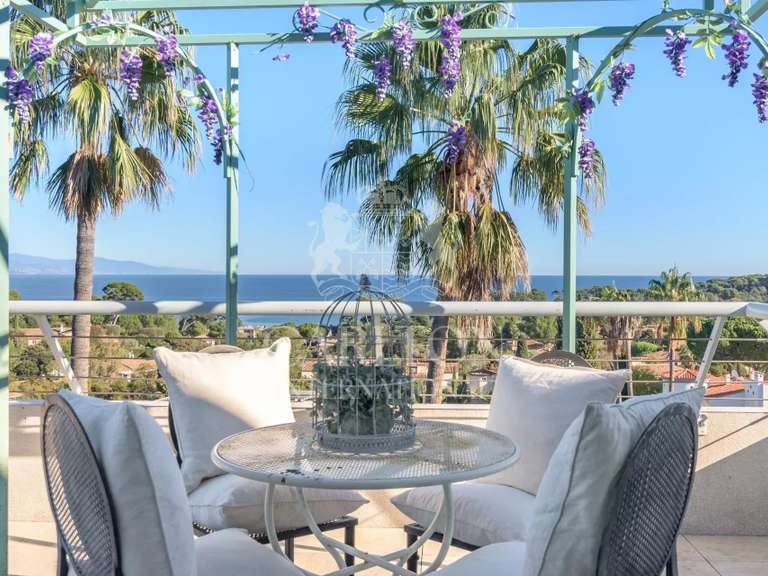 Appartement avec Vue sur mer Cap-d-antibes - 3 chambres - 105m²