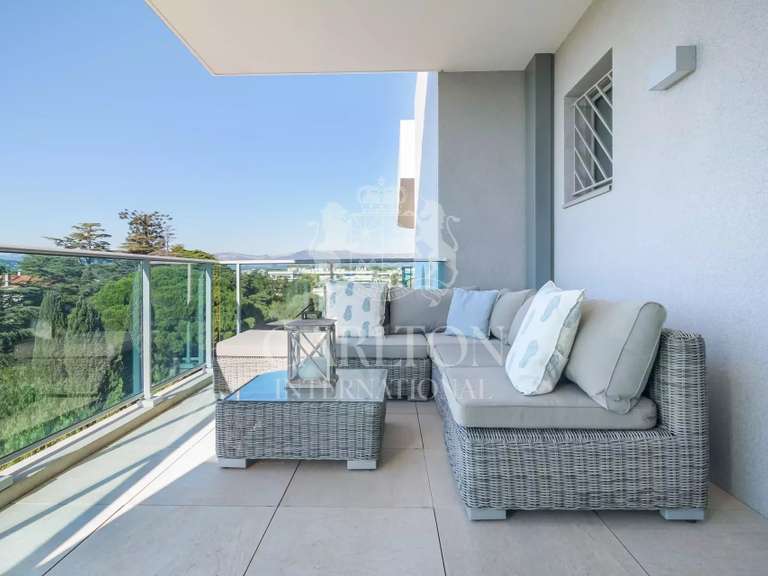 Appartement avec Vue sur mer Cap-d-antibes - 3 chambres - 105m²