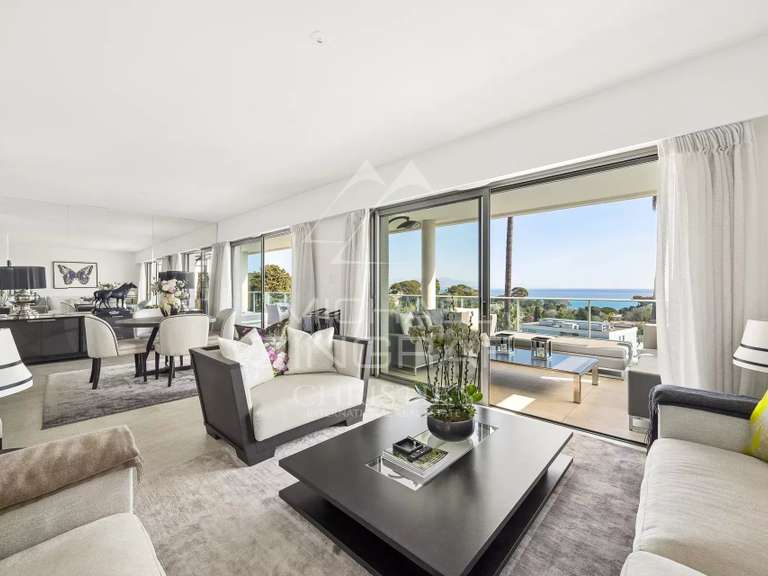 Appartement avec Vue sur mer Cap-d-antibes - 3 chambres - 206m²