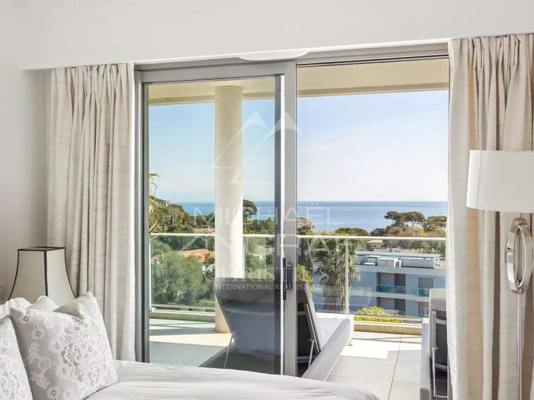 Appartement avec Vue sur mer Cap-d-antibes - 3 chambres - 206m²