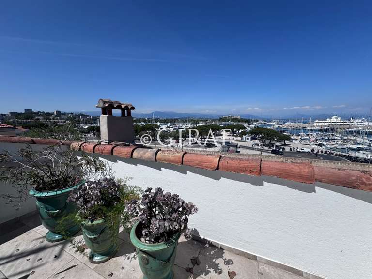 Appartement Cap-d-antibes - 2 chambres - 102m²