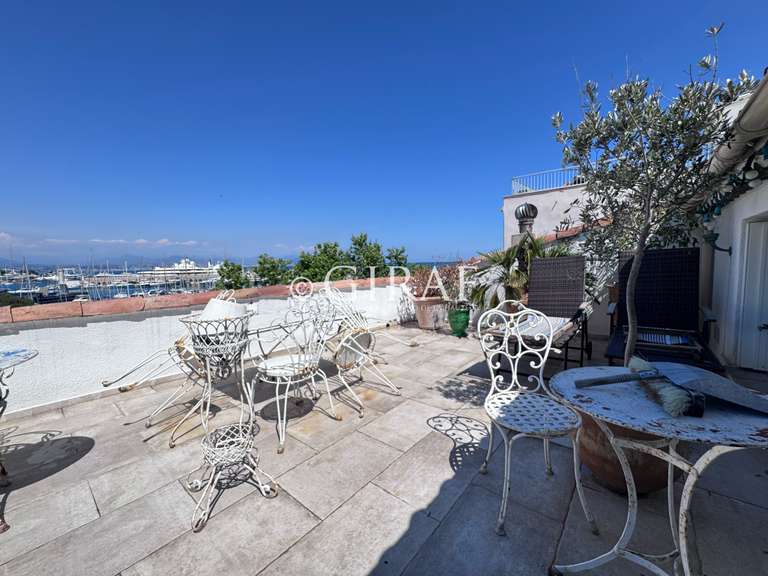 Appartement Cap-d-antibes - 2 chambres - 102m²