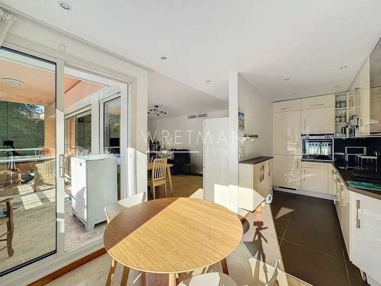 Appartement Cap-d-antibes - 2 chambres - 76m²