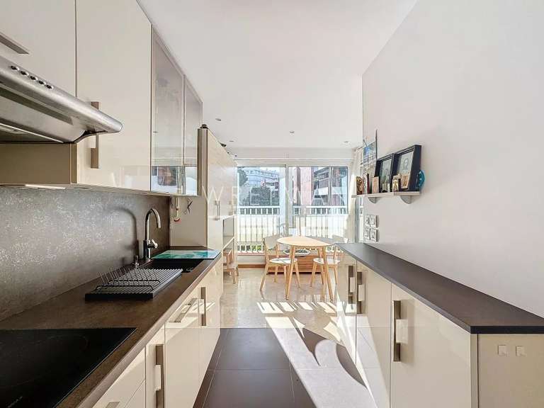 Appartement Cap-d-antibes - 2 chambres - 76m²