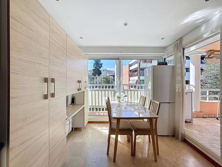 Appartement Cap-d-antibes - 2 chambres - 76m²