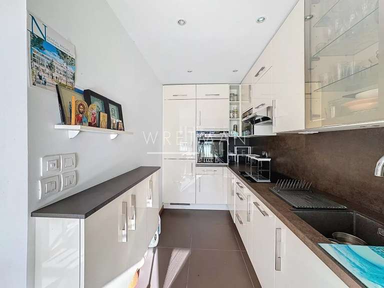 Appartement Cap-d-antibes - 2 chambres - 76m²