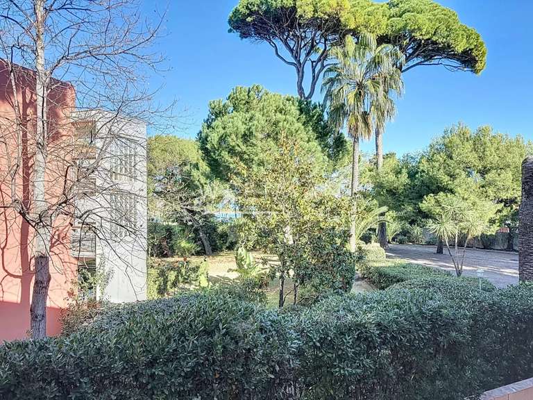 Appartement Cap-d-antibes - 2 chambres - 76m²