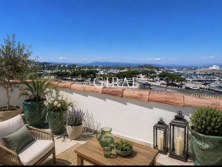 Appartement Cap-d-antibes - 2 chambres - 102m²