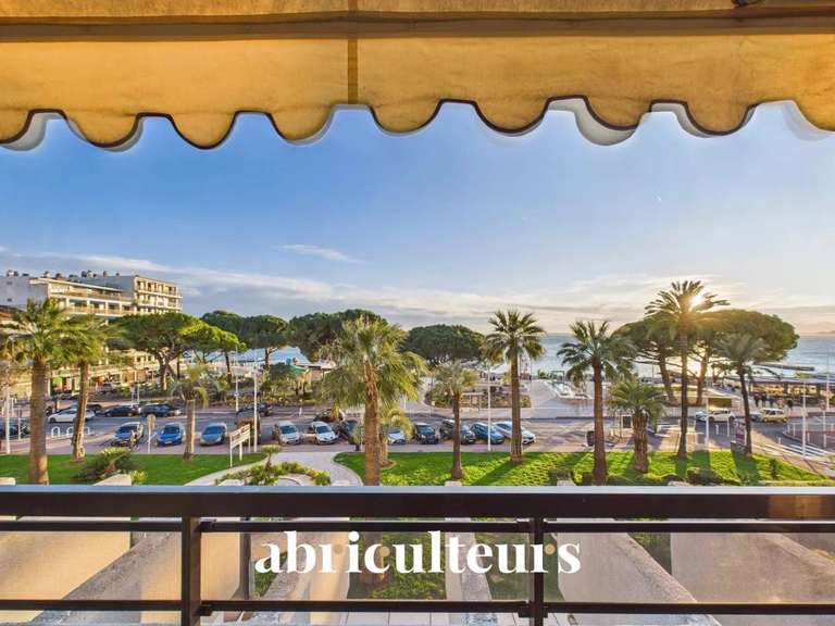 Appartement avec Vue sur mer Cap-d-antibes - 2 chambres - 84m²