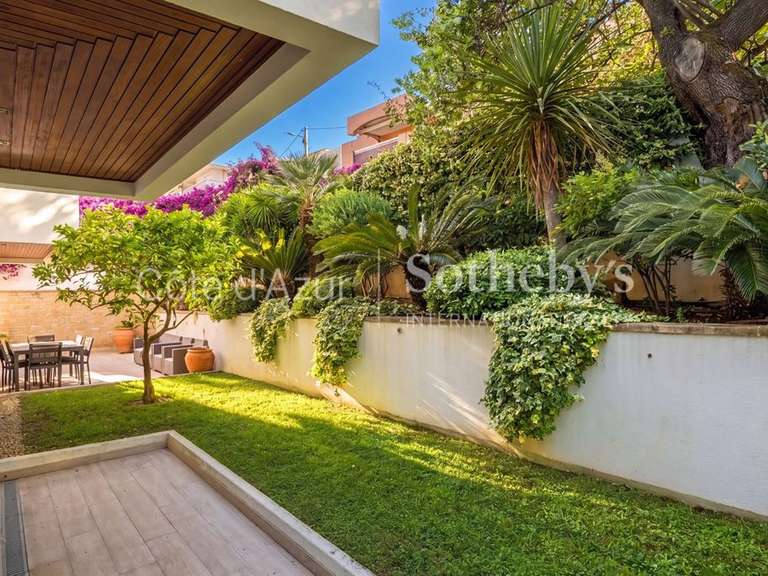 Appartement Cap-d-antibes - 3 chambres - 128m²