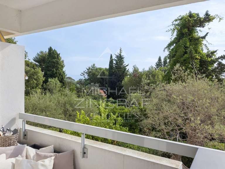 Appartement Cap-d-antibes - 2 chambres - 69m²