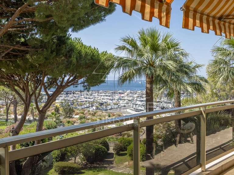 Appartement avec Vue sur mer Cap-d-antibes - 2 chambres - 110m²