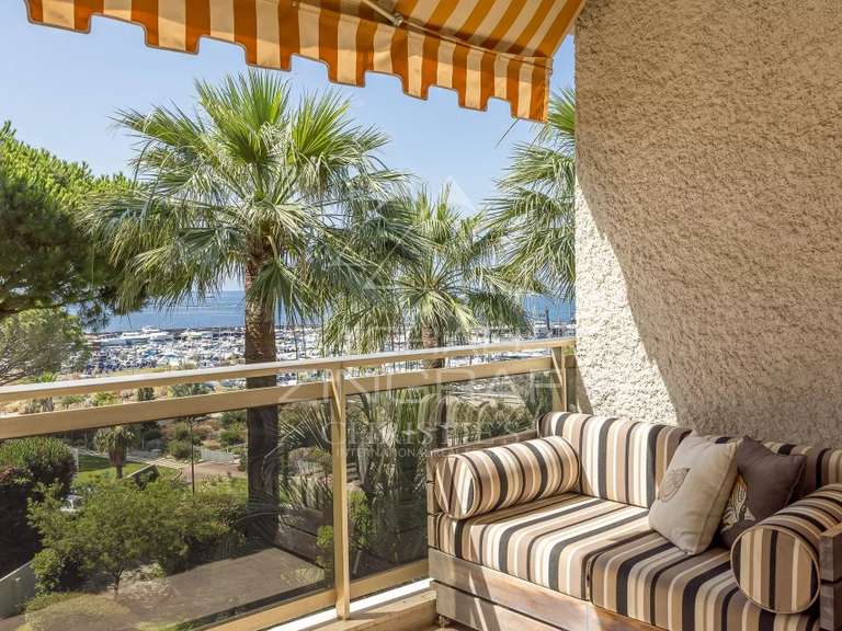 Appartement avec Vue sur mer Cap-d-antibes - 2 chambres - 110m²