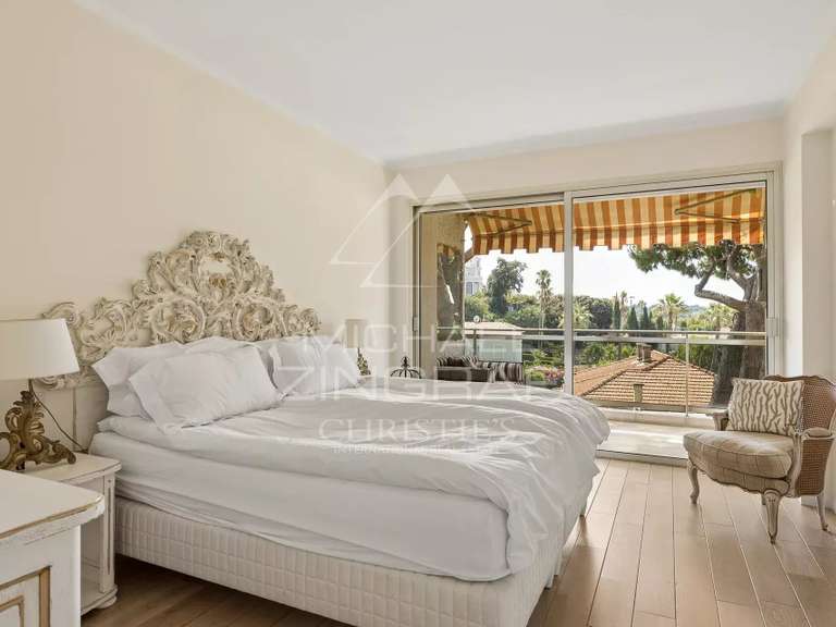 Appartement avec Vue sur mer Cap-d-antibes - 2 chambres - 110m²