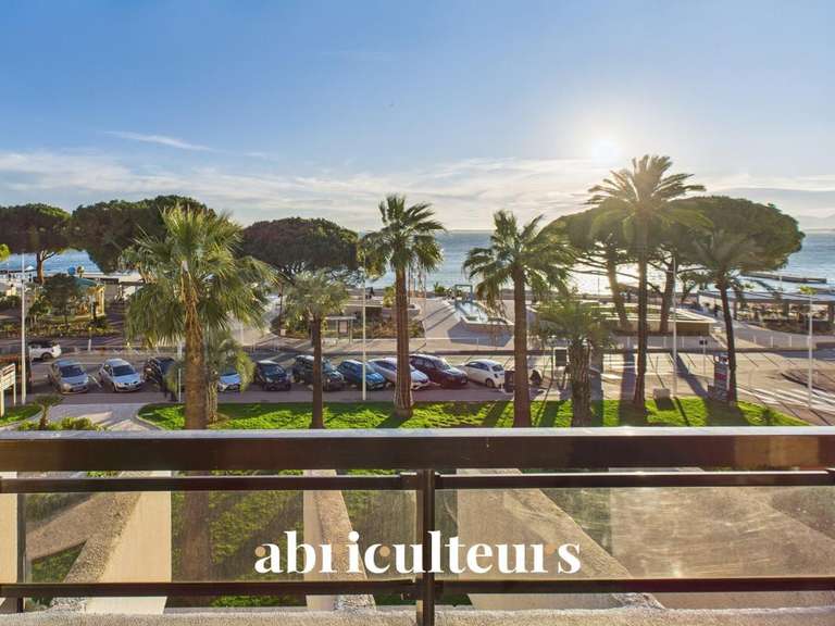 Appartement avec Vue sur mer Cap-d-antibes - 2 chambres - 84m²