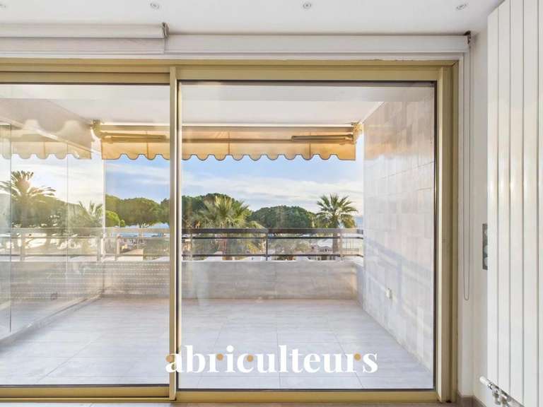 Appartement avec Vue sur mer Cap-d-antibes - 2 chambres - 84m²