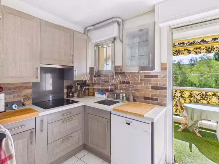 Appartement Cap-d-antibes - 2 chambres - 97m²