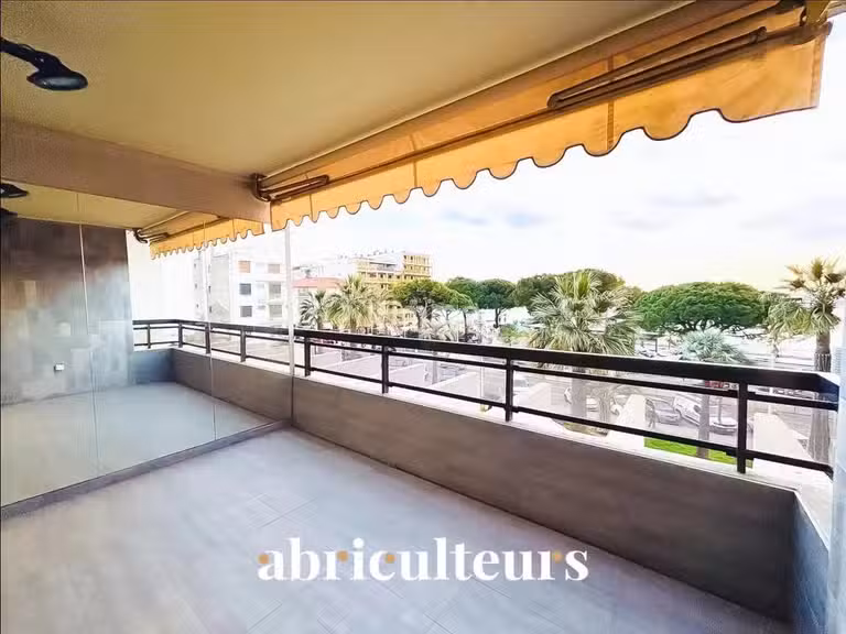 Appartement avec Vue sur mer Cap-d-antibes - 2 chambres - 84m²