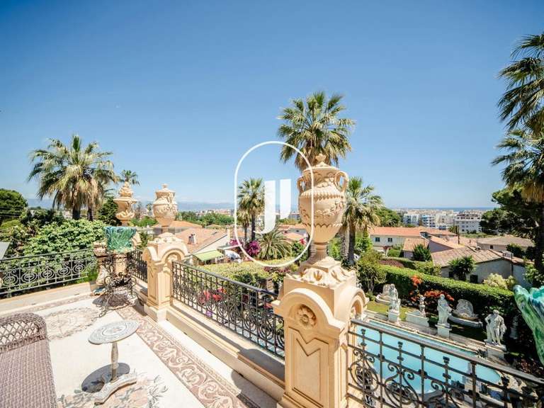 Château avec Vue sur mer Cap-d-antibes - 14 chambres - 1013m²
