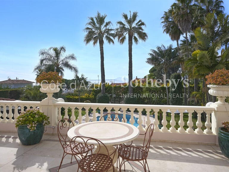 Hôtel particulier Cap-d-antibes - 5 chambres - 420m²