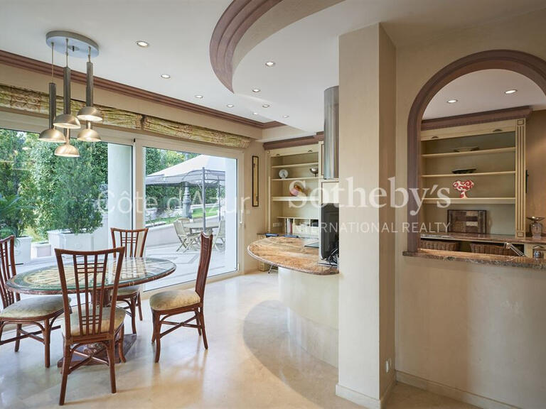 Hôtel particulier Cap-d-antibes - 5 chambres - 420m²