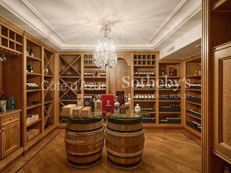 Hôtel particulier Cap-d-antibes - 7 chambres - 631m²