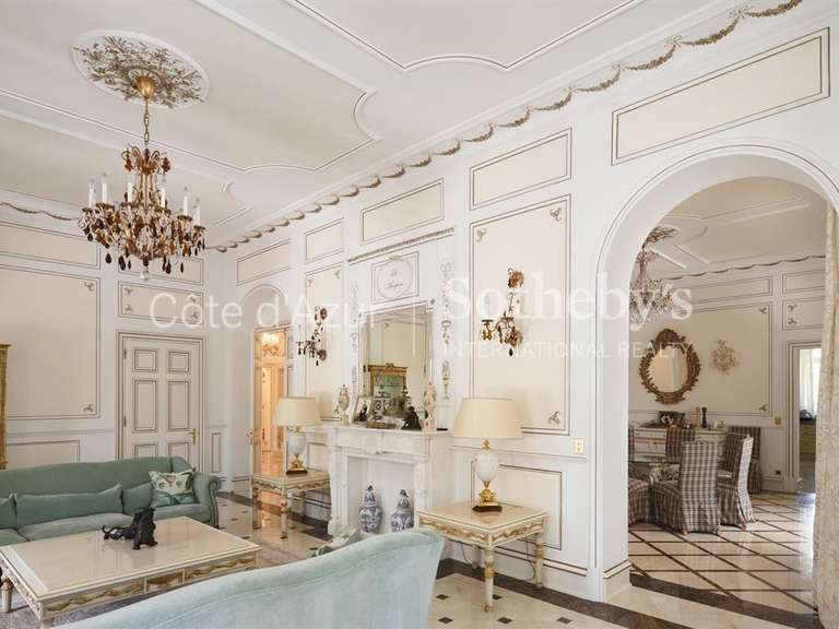 Hôtel particulier Cap-d-antibes - 7 chambres - 631m²