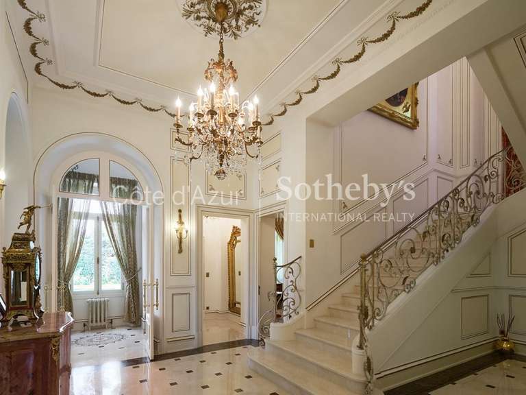 Hôtel particulier Cap-d-antibes - 7 chambres - 631m²