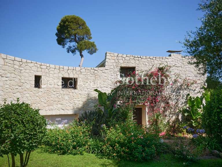 Hôtel particulier Cap-d-antibes - 7 chambres - 631m²