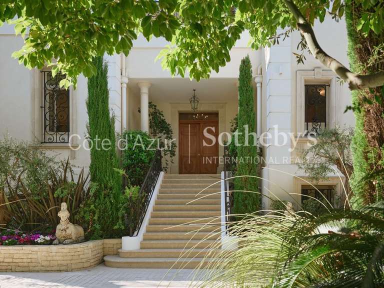 Hôtel particulier Cap-d-antibes - 7 chambres - 631m²