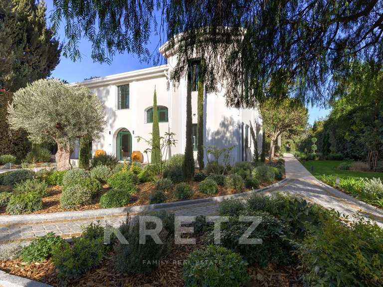House cap-d-antibes - 6 bedrooms - 300m²