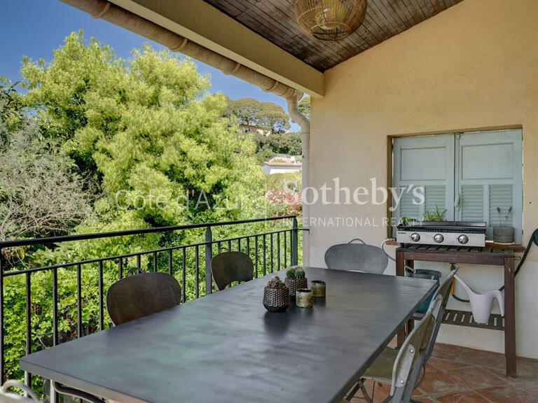 Maison Cap-d-antibes - 5 chambres - 300m²