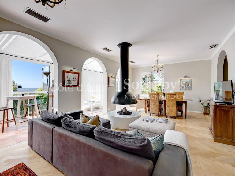 Maison Cap-d-antibes - 5 chambres - 300m²