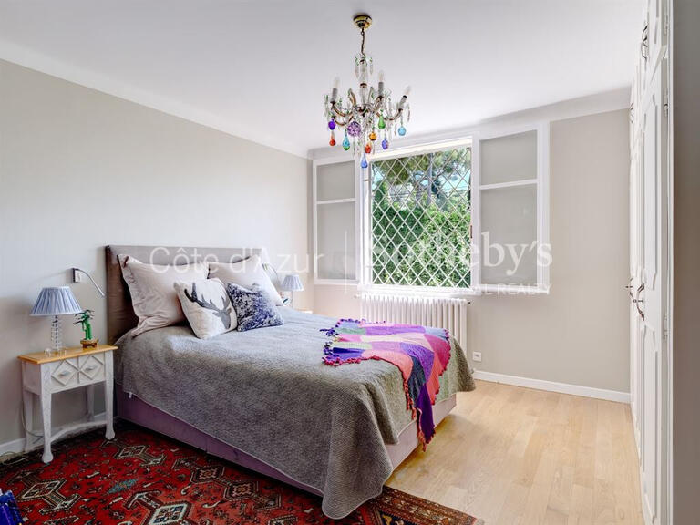 Maison Cap-d-antibes - 5 chambres - 300m²