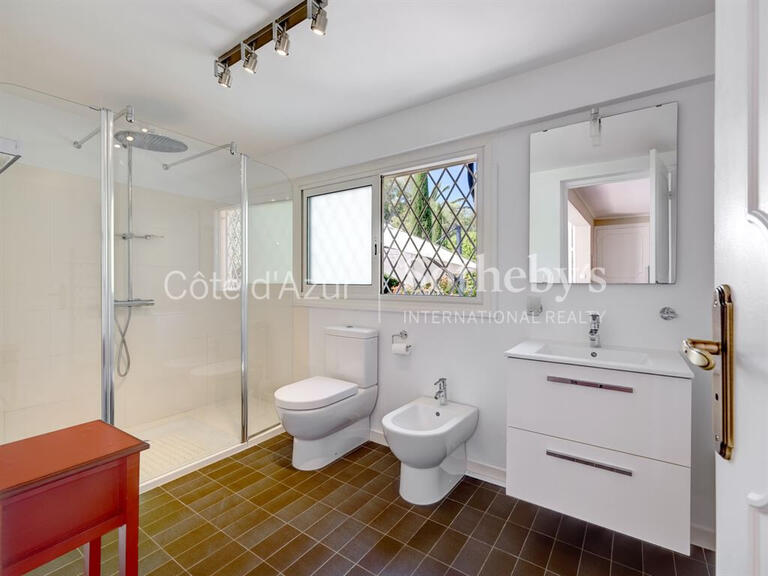Maison Cap-d-antibes - 5 chambres - 300m²