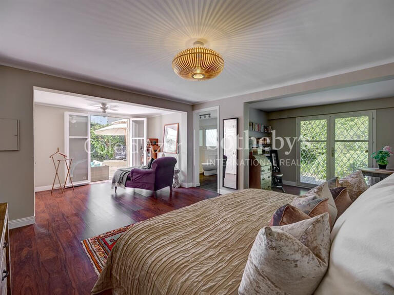 Maison Cap-d-antibes - 5 chambres - 300m²