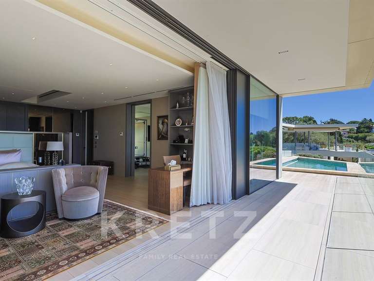 Maison Cap-d-antibes - 9 chambres - 900m²