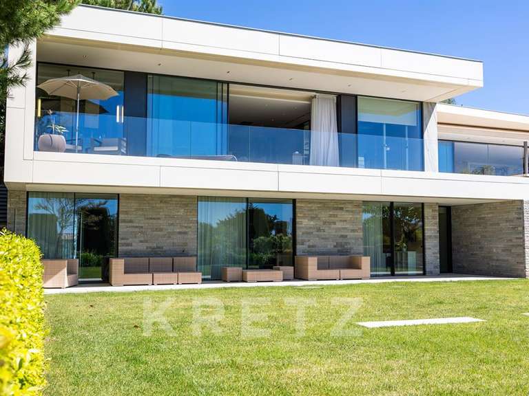 Maison Cap-d-antibes - 9 chambres - 900m²