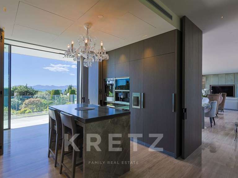 Maison Cap-d-antibes - 9 chambres - 900m²